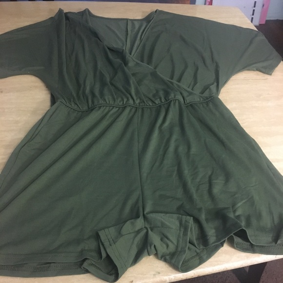Pants - Army green romper